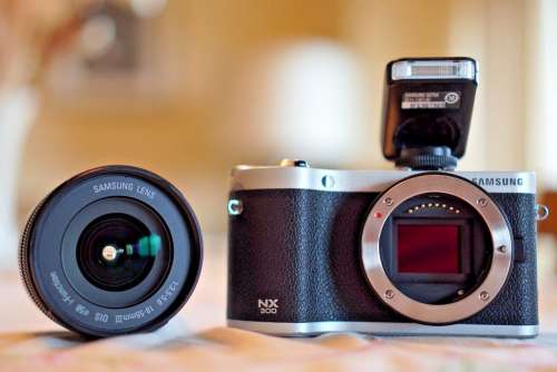 Samsung NX300 20.3MP Digital Camera - Black + 18-55mm Lens + Crumpler 1500 Bag